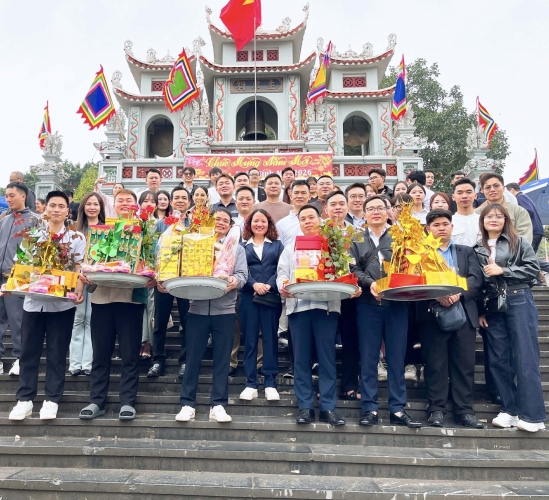 CÔNG TY BẤT ĐỘNG SẢN ĐỊA ỐC VÀNG DU XUÂN BÍNH NGỌ 2026 – HÀNH TRÌNH KHAI LỘC ĐẦU NĂM