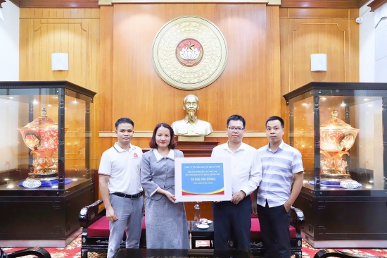 CHUNG TAY ỦNG HỘ ĐỒNG BÀO VÙNG BÃO LŨ